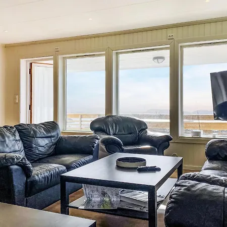 5 Bedroom Front In 別荘 *